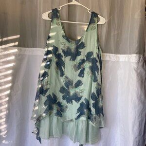 flowy, floral sleeveless top with underlayer, M Made in Italy brand, Size M